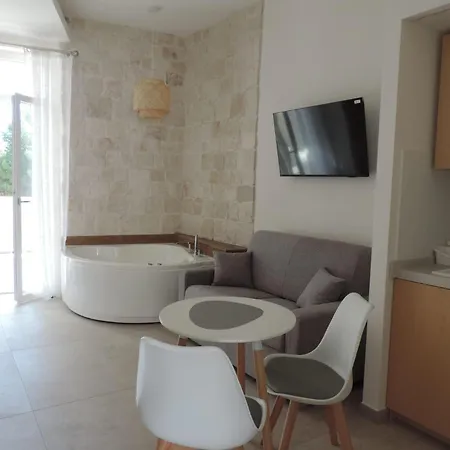 Luna D'argento Couette-café Leporano